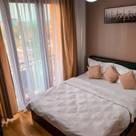 Bari Luxury Apartament *