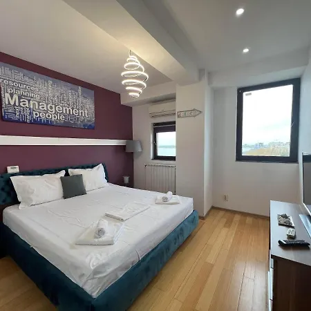 Bari Luxury *